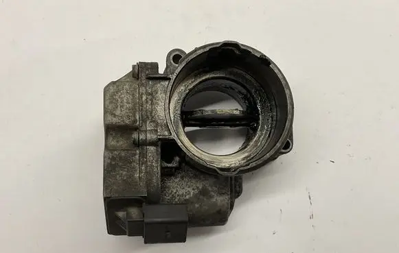 Volkswagen Touran I Throttle body valve 