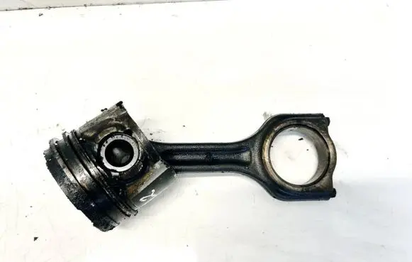 Peugeot 407 Piston with connecting rod