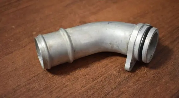 Porsche Cayenne (9Y0 9Y3) Engine coolant pipe/hose 06M121137A