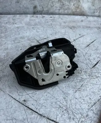 BMW X6 E71 Rear door lock 7202145