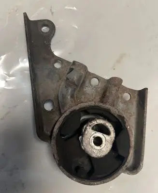Chrysler Grand Voyager IV Engine mount bracket