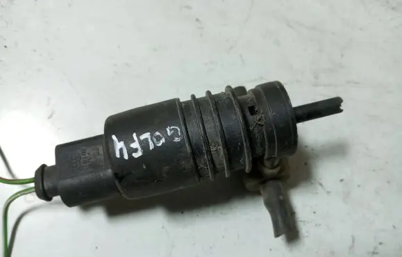 Volkswagen Golf IV Windscreen/windshield washer pump