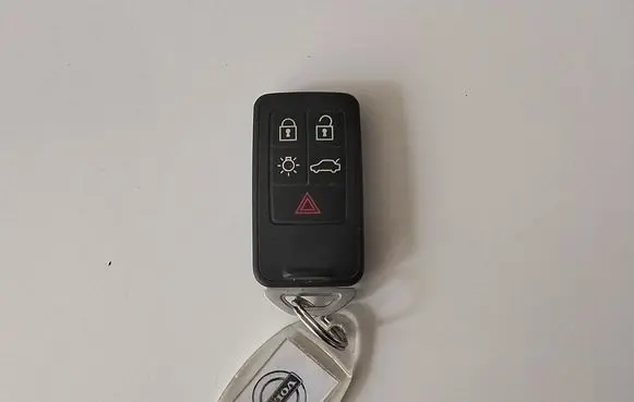 Volvo XC70 Ignition key/card 