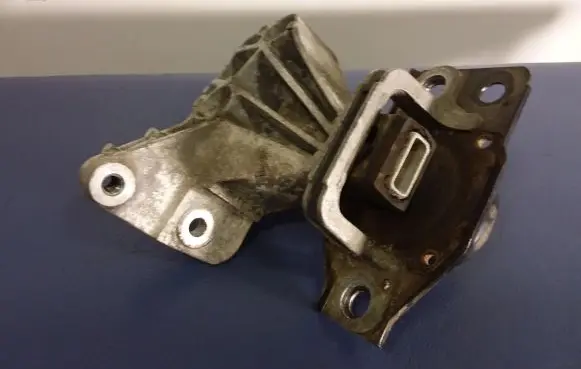 Nissan Qashqai Engine mount vacuum valve 11210JD500