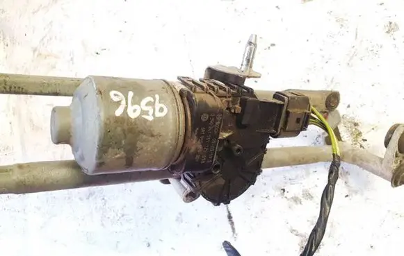 Seat Ibiza IV (6J,6P) Wiper motor 0390241551 6r1955119