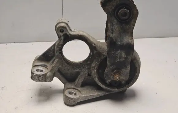 Peugeot Partner Engine mount bracket 81090780