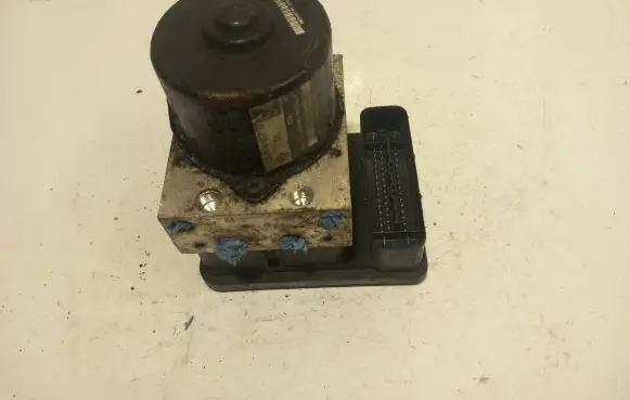 Volkswagen Golf IV ABS Pump 1C0907379K 00007881D1 10096003163