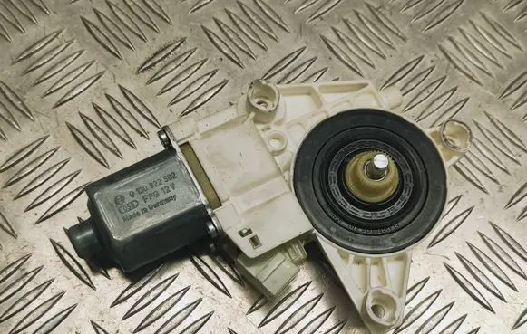 Mercedes-Benz GLK (X204) Front door window regulator motor A2048200242