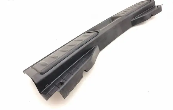 Jaguar F-Pace Tailgate trim A073159 R7WM5 156127870