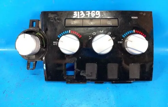 Toyota Tundra II Air conditioning/heating control unit 840100CA00