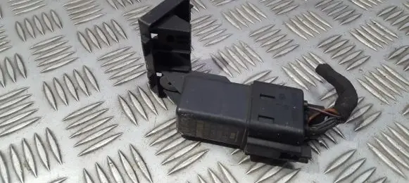 Glow plug pre-heat relay