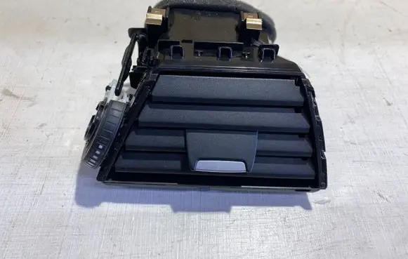 BMW 4 F32 F33 Dashboard side air vent grill/cover trim 9231995 508838