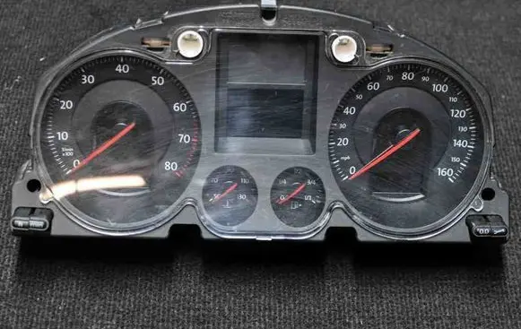 Volkswagen PASSAT B6 Speedometer (instrument cluster) 3C0920960M