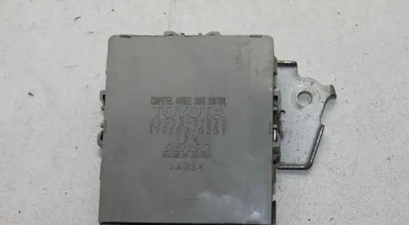 Toyota Hilux (AN10, AN20, AN30) Transfer box differential control unit 8953371030