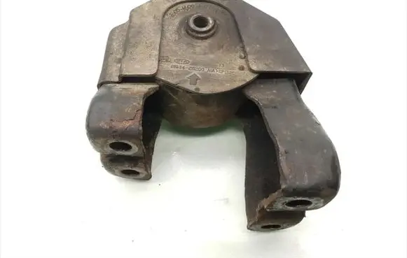 KIA Carens II Engine mount bracket 21934-26200