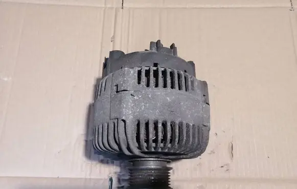 Volkswagen PASSAT B6 Generator/alternator 021903026L