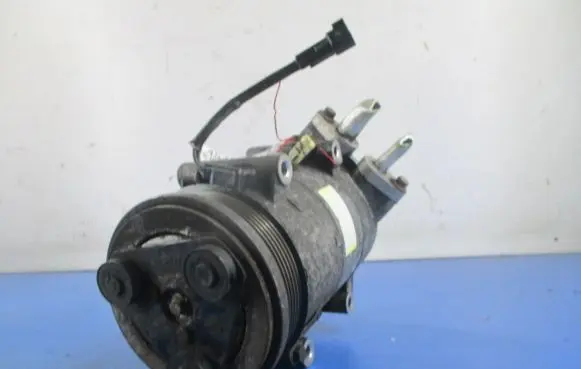 Ford Focus C-MAX Air conditioning (A/C) compressor (pump)