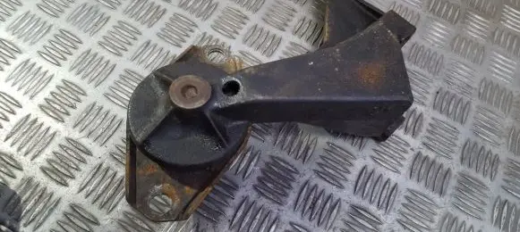 Alfa Romeo 156 Engine mounting bracket 7770915