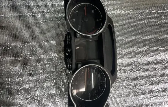 Audi A5 Sportback 8TA Speedometer (instrument cluster) 8T0920983B