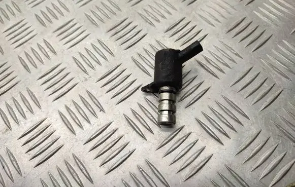 Volkswagen Touareg II Oil pressure sensor 06E115243G