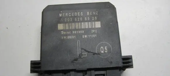 Mercedes-Benz C W203 Door control unit/module 2038206526