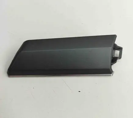 Dashboard glove box trim