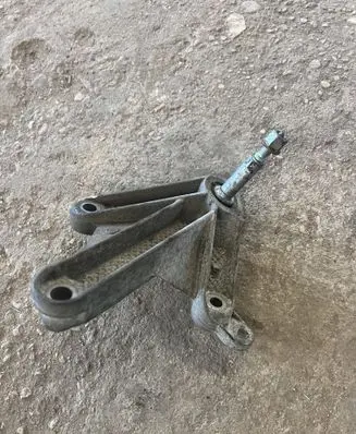 Gearbox mounting bracket
