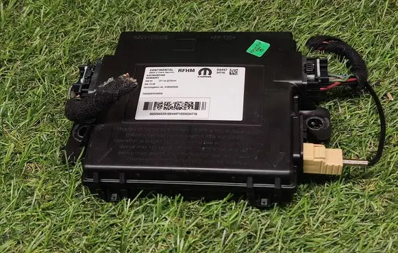 Jeep Renegade Keyless (KESSY) go control unit/module 52065391 A2C90482408 S180222003A