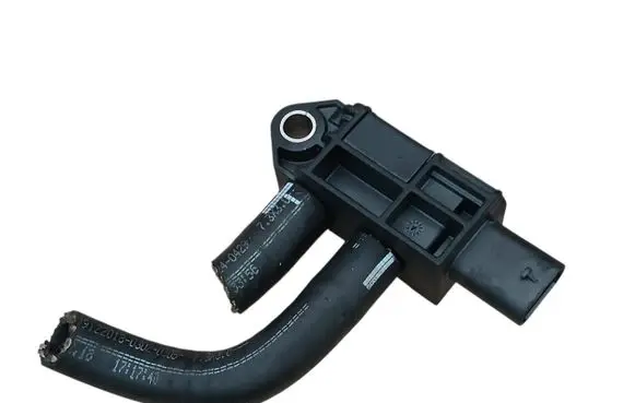 Volkswagen Golf VII Exhaust gas pressure sensor 04L906051F