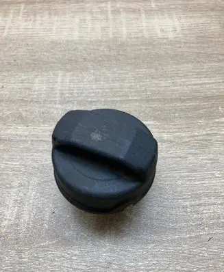 Audi A3 S3 8L Fuel tank filler cap 1H0201553B