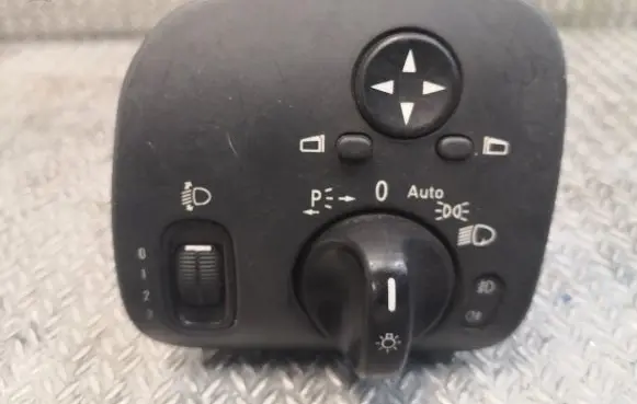 Mercedes-Benz C W203 Light switch 2035451404