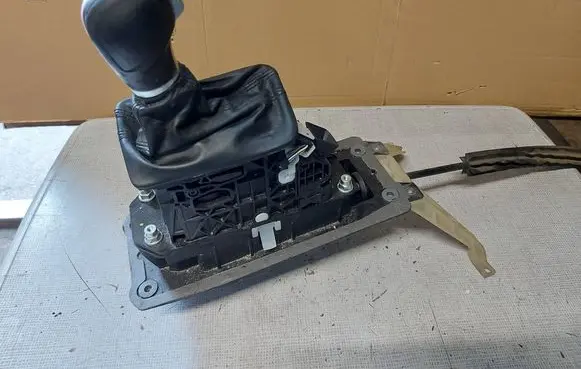Volkswagen Touareg II Gear selector 7P1713041D