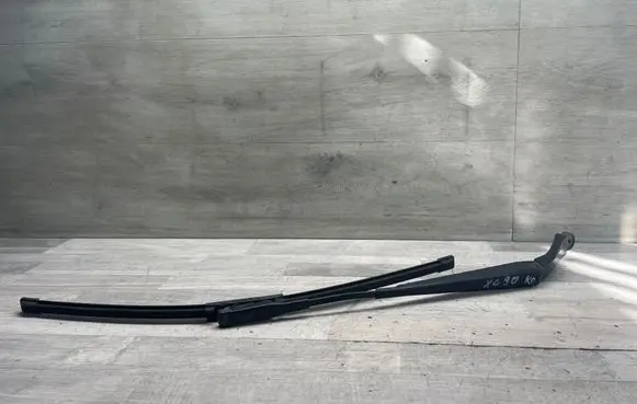 Volvo XC90 Front wiper blade arm 180252