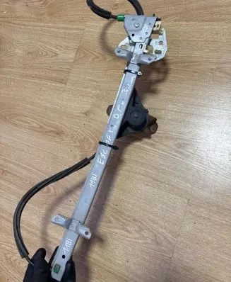 Ford Escort Front door manual window regulator 