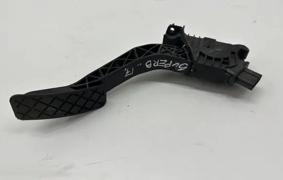Skoda Superb B8 (3V) Accelerator throttle pedal 5Q2723503D