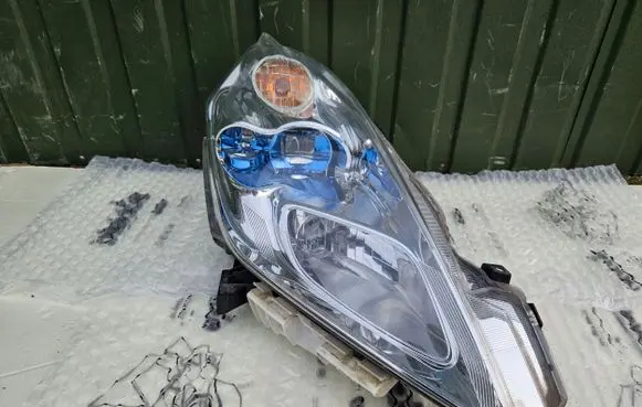 Nissan Leaf I (ZE0) Headlight/headlamp