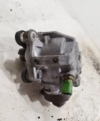Volvo V70 Fuel injector 0445016018 31272896