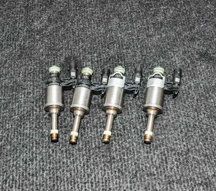 Volkswagen Jetta VI Fuel injectors set 