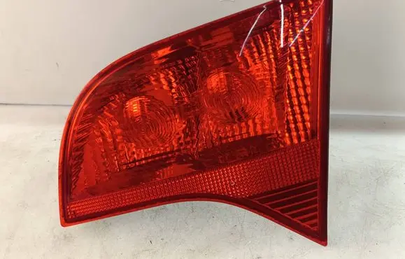 Tailgate rear/tail lights