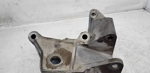Volvo V70 Engine mounting bracket 6G92GP096FC