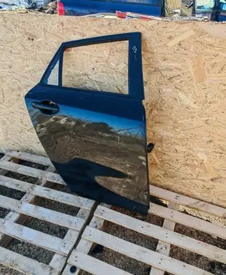 Mazda 3 II Rear door