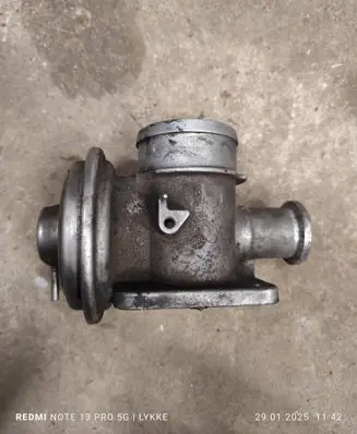 BMW 5 E39 EGR valve 7785452 29012025