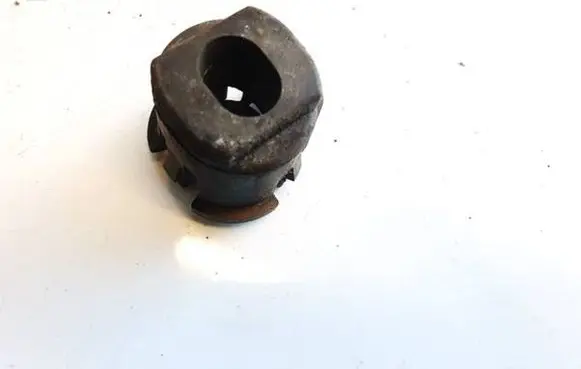 Radiator mount bracket