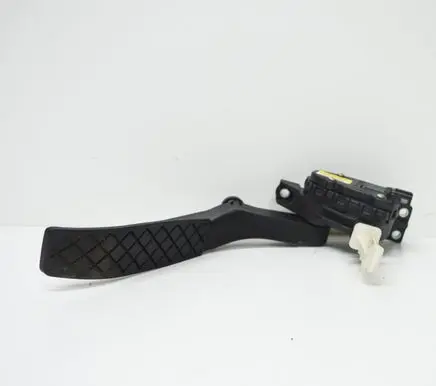 Volkswagen Touareg I Accelerator throttle pedal 7L0723507C