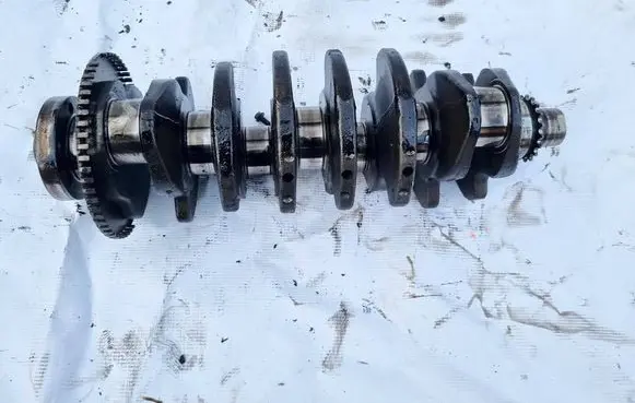 Volkswagen PASSAT B5.5 Crankshaft 038105189B