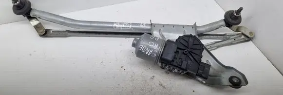 Dacia Sandero Front wiper linkage and motor 8200619512