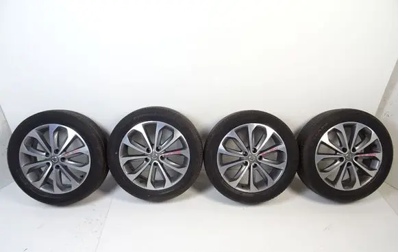 Nissan Qashqai+2 R18 alloy rim 