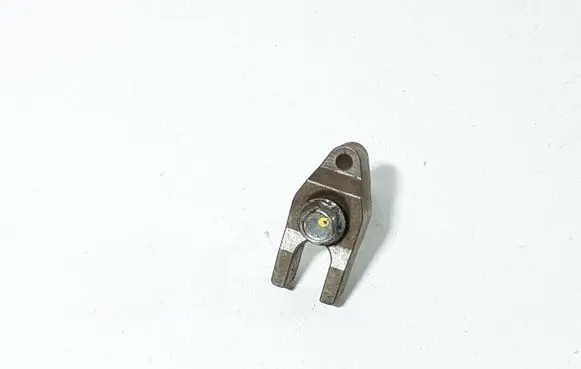 Toyota Yaris Fuel Injector clamp holder 