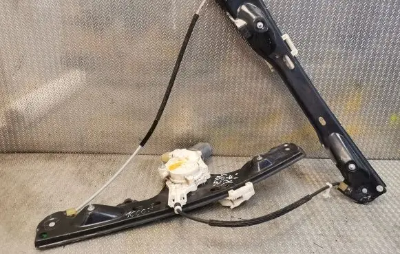 BMW X1 E84 Front door electric window regulator 2990293