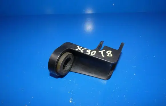 Volvo XC90 Air filter cleaner box bracket assembly 31370343